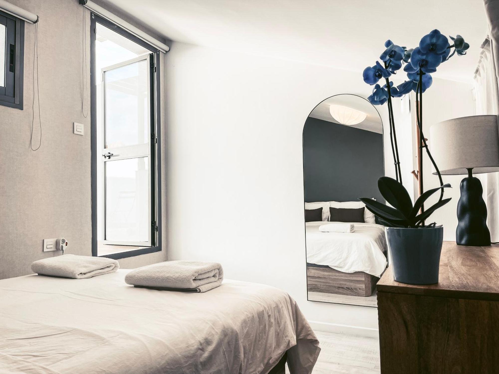 Centric Elegant & Private Terrace Leilighet